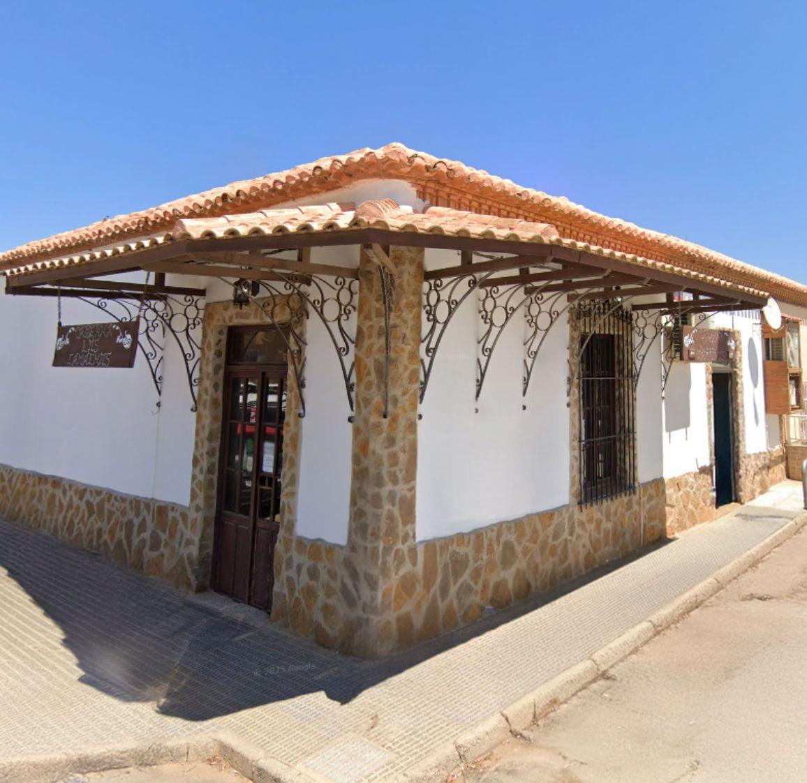 Fachada de la Taberna Los Camachos